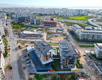 آپارتمان با منظره کوهستان در ویستا پریمیوم با استخر در کنییالتی 2