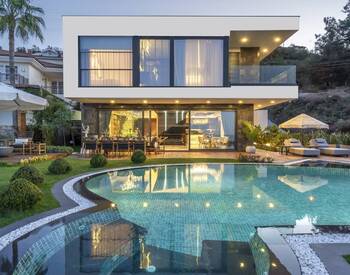 Alanya Bektaş'ta Havuzlu Satılık 3+1 Müstakil Villa 1