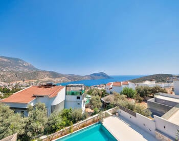 Antalya Kalkan'da Panoramik Deniz Manzaralı 4 Katlı Villa 2