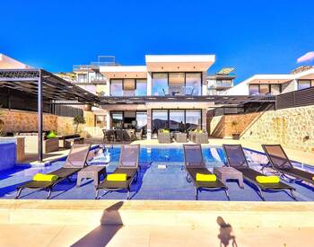 ویلای استخردار با منظره دریا بی‌وقفه در کاش کالکان 1