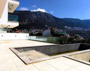 Sea View 5-bedroom Villa with Extensive Amenities in Kalkan 2