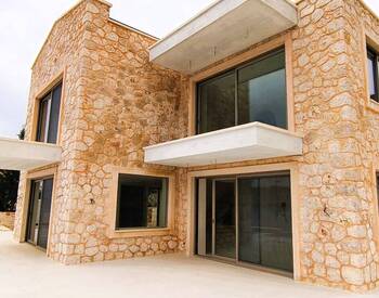 Antalya Kaş'ta Satılık Denize Sıfır 4+1 Villa 3