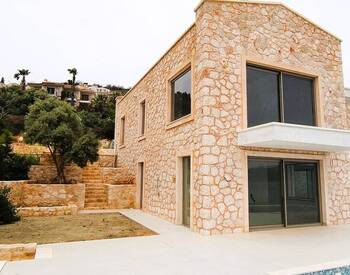 Antalya Kaş'ta Satılık Denize Sıfır 4+1 Villa 1