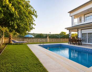 Antalya Belek'te Havuzlu Geniş Müstakil Villa 3