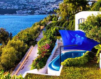 1-bedroom Seafront Villa with Private Pool in Kaş Kalkan 1