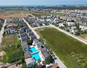 Antalya Belek'te Geniş Bahçeli İkiz Villa 2