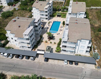 Antalya Kadriye'de Ortak Havuzlu Bahçe Katı Daire 3