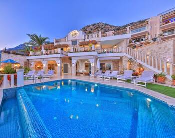 Antalya Kalkan'da Deniz Manzaralı 5 Yatak Odalı Müstakil Villa 1