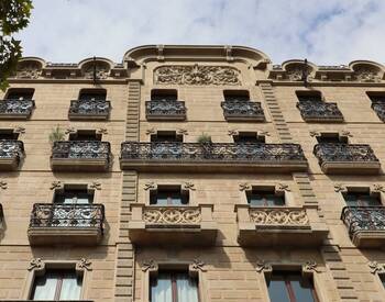 Apartments in a Renovated Building Near the Sea in Barcelona 2