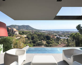 Elegant Fristående Hus Med Pool Och Trädgård I Barcelona 2