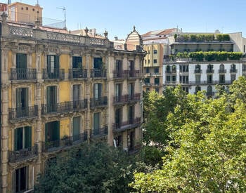 Renovated Flat in a Prime Location in Eixample Barcelona 2