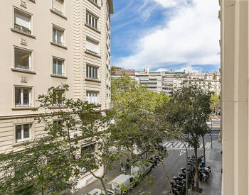 Moderne Wohnung In Der Nähe Der Avenida Diagonal In Les Corts