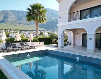Muğla Fethiye’de Modern Tasarımlı Müstakil Üç Katlı Villa 3