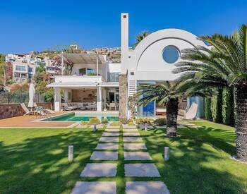 Seafront Detached Villa with Private Pier in Bodrum Gundogan 3