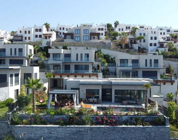 Sea View Villas with Private Garden in Yalikavak Bodrum 2
