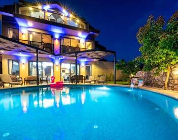Chic Detached Villa with Indoor and Outdoor Pools in Fethiye 1