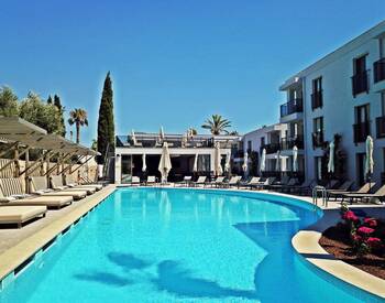 Apartments in a Complex in Queen Residence in Bodrum Gümbet 1