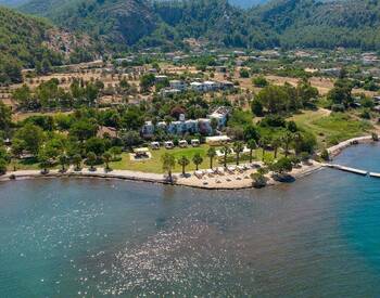 Marmaris'te Özel Plajlı ve 30 Odalı Denize Sıfır Butik Otel 2