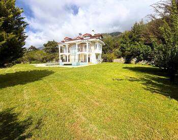 House on 1500 M² Plot in Fethiye Ölüdeniz 2