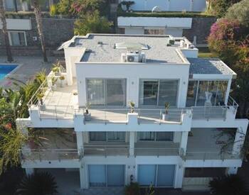 Furnished Flat with a Sea-view Terrace in Bodrum Türkbükü 2