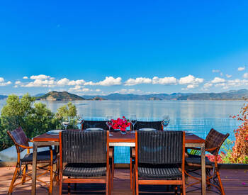 Fethiye Şövalye Adası'nda Özel İskeleli Denize Sıfır Yalı 1