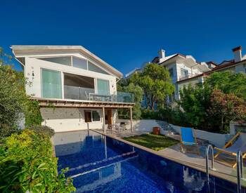 Fethiye Şövalye Adası'nda Özel İskeleli Denize Sıfır Yalı 2