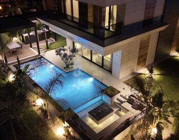 Muğla Milas'ta Özel Koy Kullanımlı Deniz Manzaralı Villalar 2