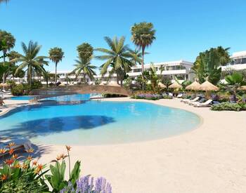 Contemporary Real Estate Surrounded by Golf Course in San Roque 2