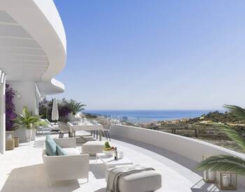 Contemporary Real Estate Surrounded by Golf Course in San Roque 1