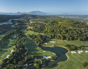 Sotogrande, Cádiz'de Golf Sahası Kenarında Manzaralı Arsalar 1