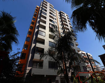 آپارتمان نزدیک دریا با استخر و پارکینگ در مرسین 2