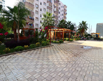 آپارتمان نزدیک دریا با استخر و پارکینگ در مرسین 3