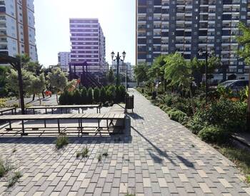 Mersin'de Denize 800 M Mesafedeki Sitede 1+1 Daire 2