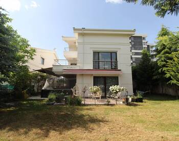 Spacious Villa with Independent Garden in Ankara Cayyolu 1