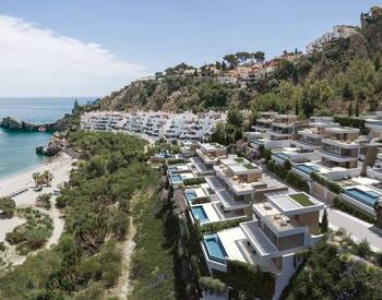 Granada Almuñecar'da Plajın Yanı Başında Özel Havuzlu Villalar 3