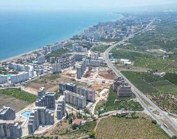 Nature and City Views Flats in a Complex in Mersin Tomuk 2