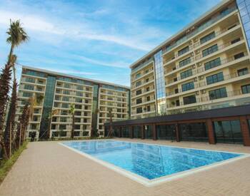 High-quality Flats with a Well-kept Wide Garden Area in Esenyurt 1
