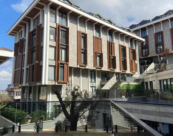 Privilegierte Wohnungen In Komplex Mit Pools In Istanbul 2