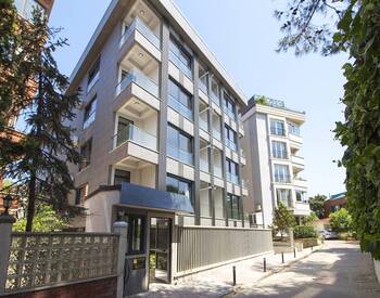 Sea View Flats Within Walking Distance of the Coast in Maltepe 1