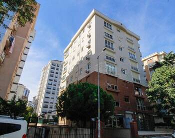 2 Bedroom Apartment Close to Bagdat Avenue in Istanbul 1