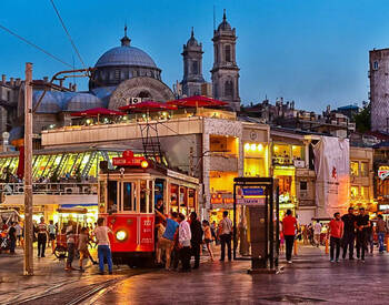 Sea View Hotel Close to Taksim Square and Metro in Beyoglu 3