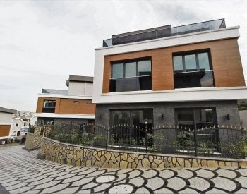 Stylish Villas in a Secure Complex in Basaksehir Istanbul 1