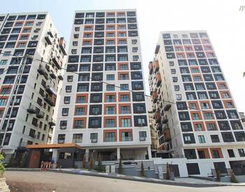 1-bedroom Flat in a Complex Near the Metrobus Stop in Kagithane 1