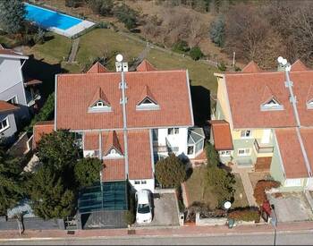 Forest View Villa in a Luxury Complex in Zekeriyakoy, Istanbul 3