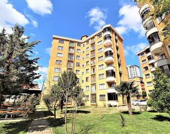 Sea View Apartment Close to Metro Station in Istanbul Kartal 1