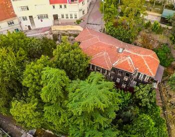 قصر تاريخي مطل على خاليج وحديقة في الفاتح 3