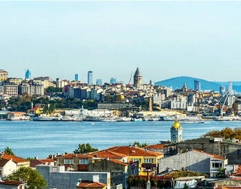 قصر تاريخي مطل على خاليج وحديقة في الفاتح 2