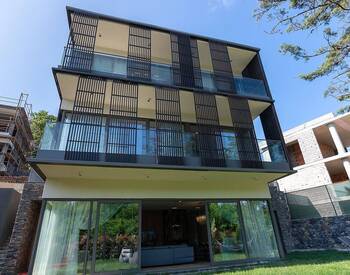 Villas Intertwined with Nature in Cekmekoy Istanbul 1