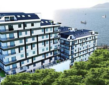 Apartments in a Complex Nearby Marina in Istanbul Pendik 1