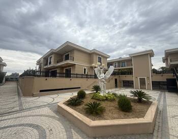Villen Mit Pool Und Garten In Istanbul Buyukcekmece 1